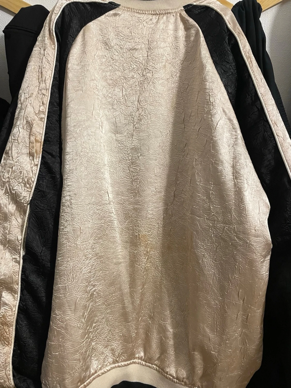 Beige och svart bomberjacka med struktur - 1