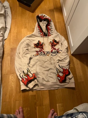 Ed Hardy hoodie - Fint skick 
