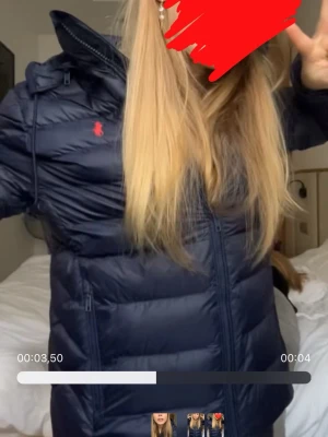 Ralph lauren jacka  - Fint skick köpt förra året, nypris 4500 ❤️ skriv för fler bilder så skickar jag 