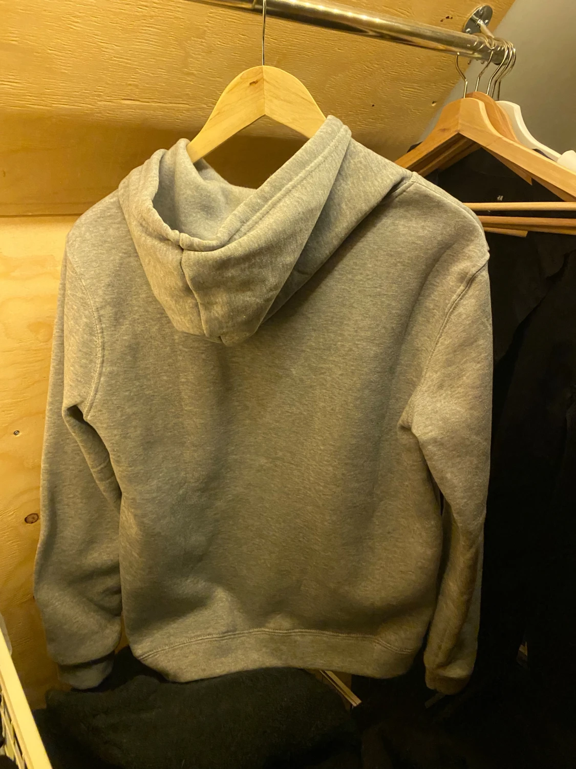 Grå hoodie med brittisk flagga - 2