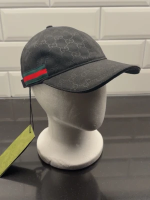 Svart Zara keps  - …..