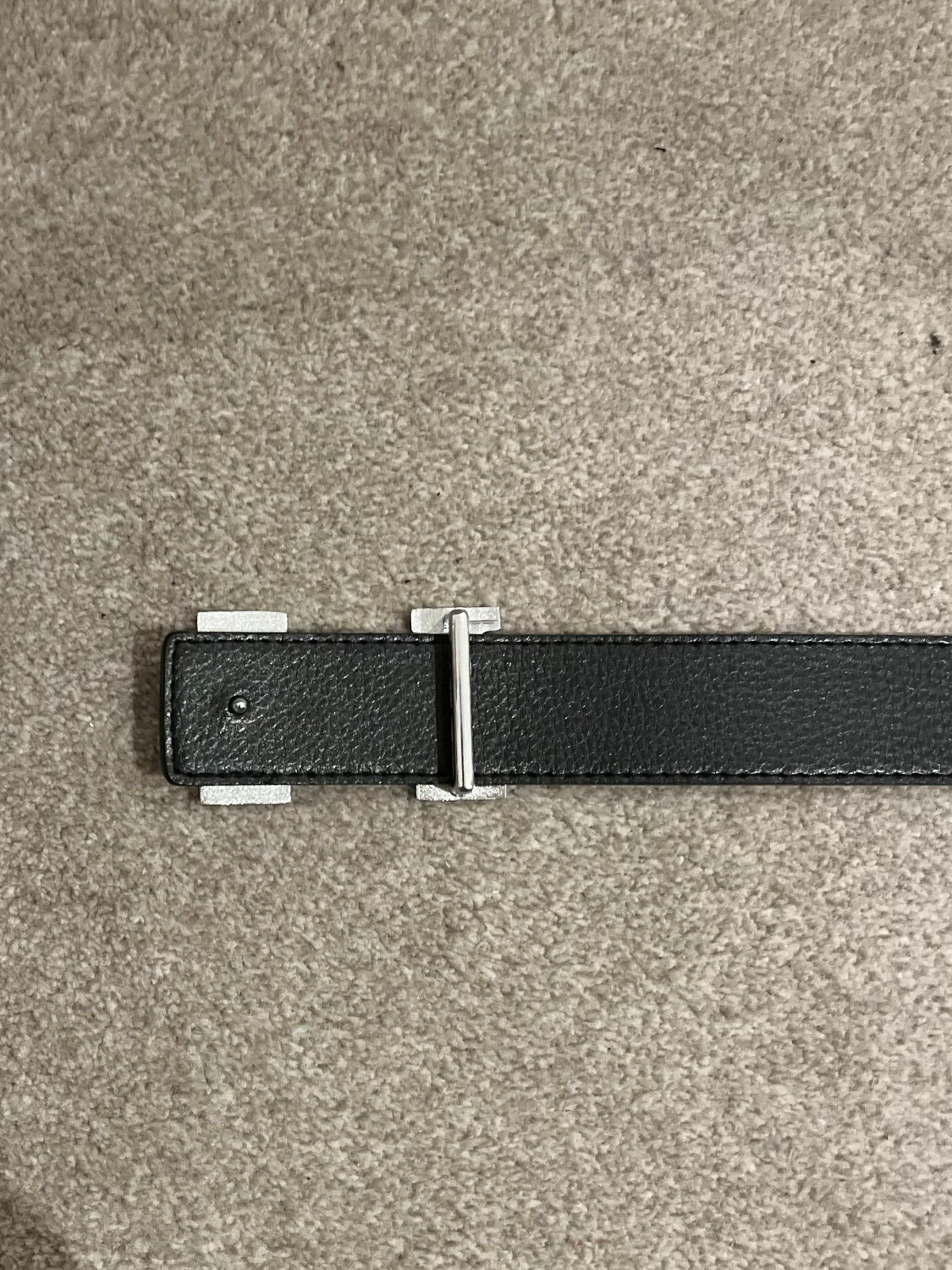 Vit och svart skinnbälte med H-spänne - 1