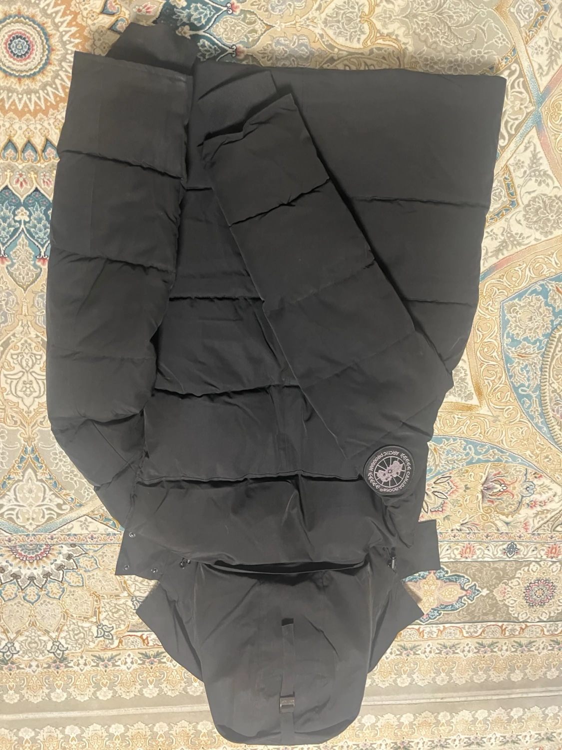 Svart pufferjacka från Canada Goose - 1