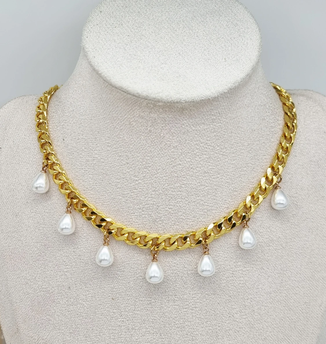 Guldpläterat halsband med pärlor  - 1