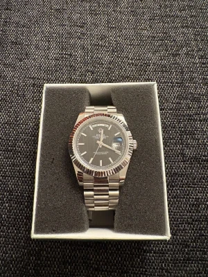 41 mm daydate - Automatisk, aldrig använd.