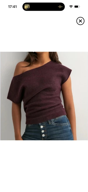 Nelly tröja - Tveka inte om du har några frågor!! Den är i bra skick💕