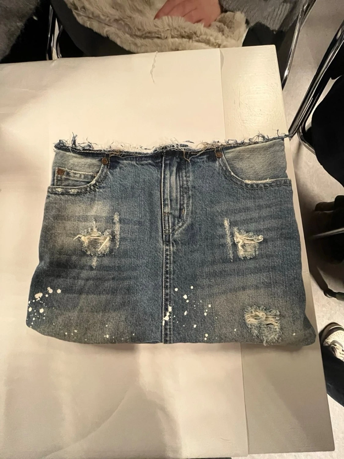 Datorfodral gjort av återvunnet jeanstyg