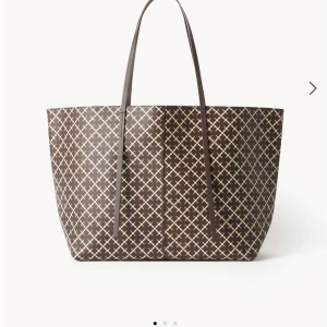 Malene birger tote bag - En superfin väska från malene birger i perfekt skick!!! Färgen e superfin nu till hösten!!