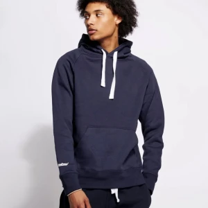 russemerch hoodie  - säljer denna russemerch hoodie i mörkblå. använd  endast 2 gånger. säljer pga används ej 