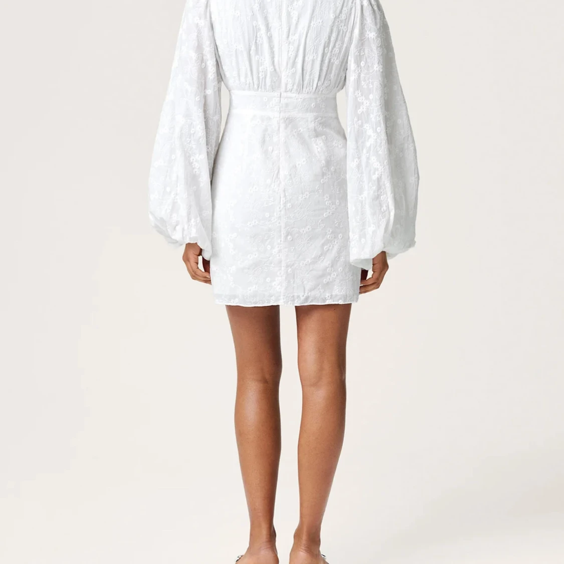 Vit adoore klänning  - 1