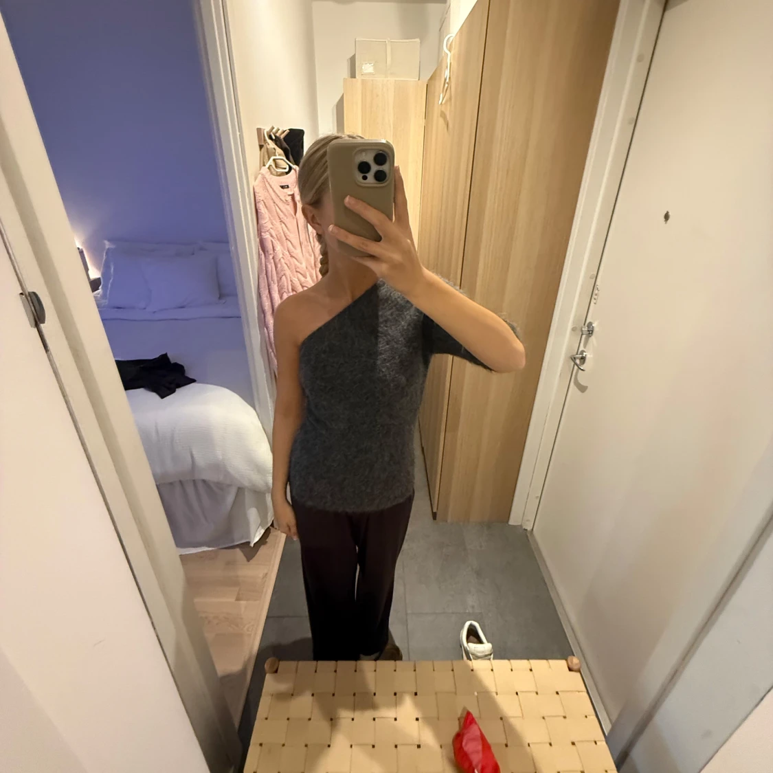 Grå stickad oneshoulder-top från Zara - 1