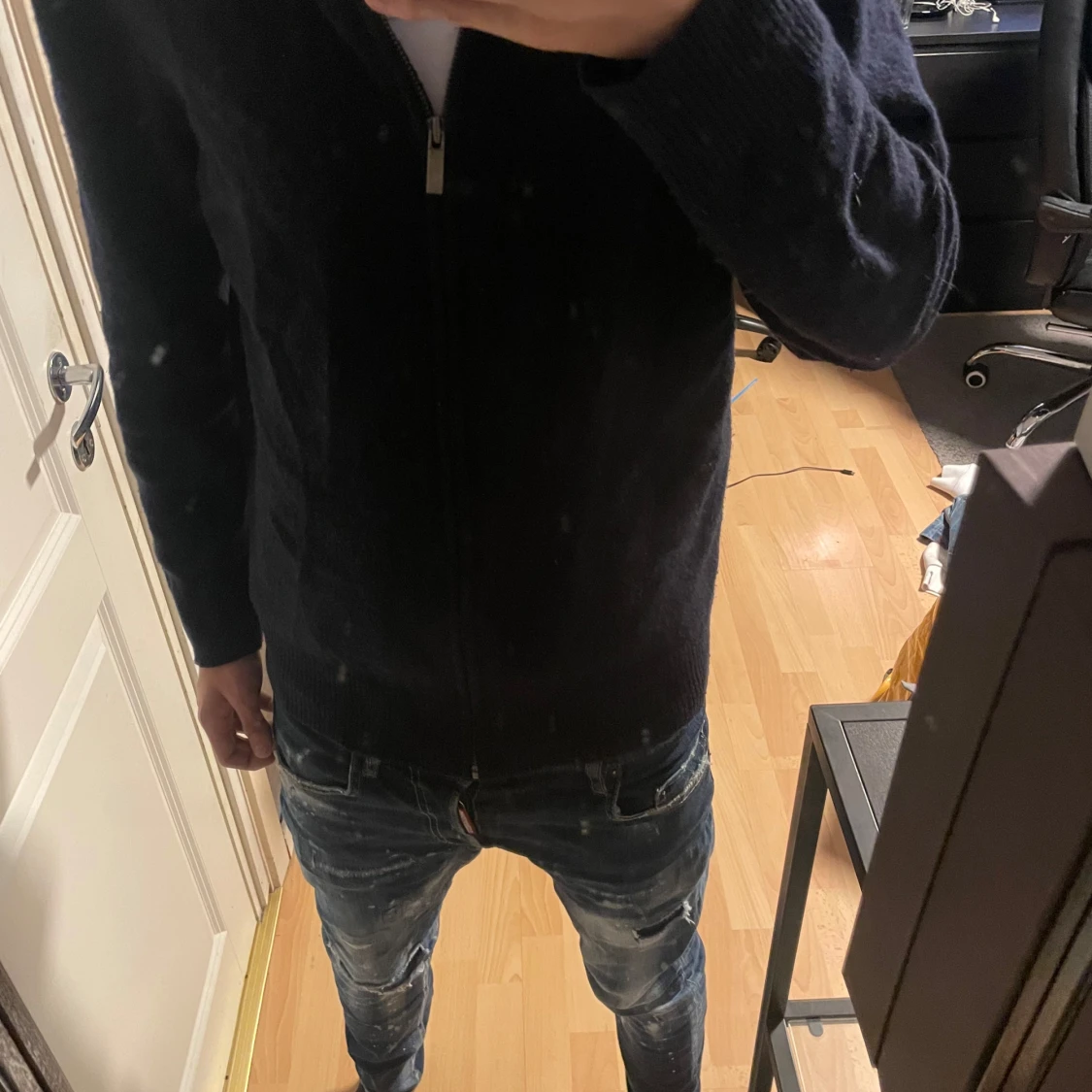 Mörkblå Kashmir zip från Lawrence grey