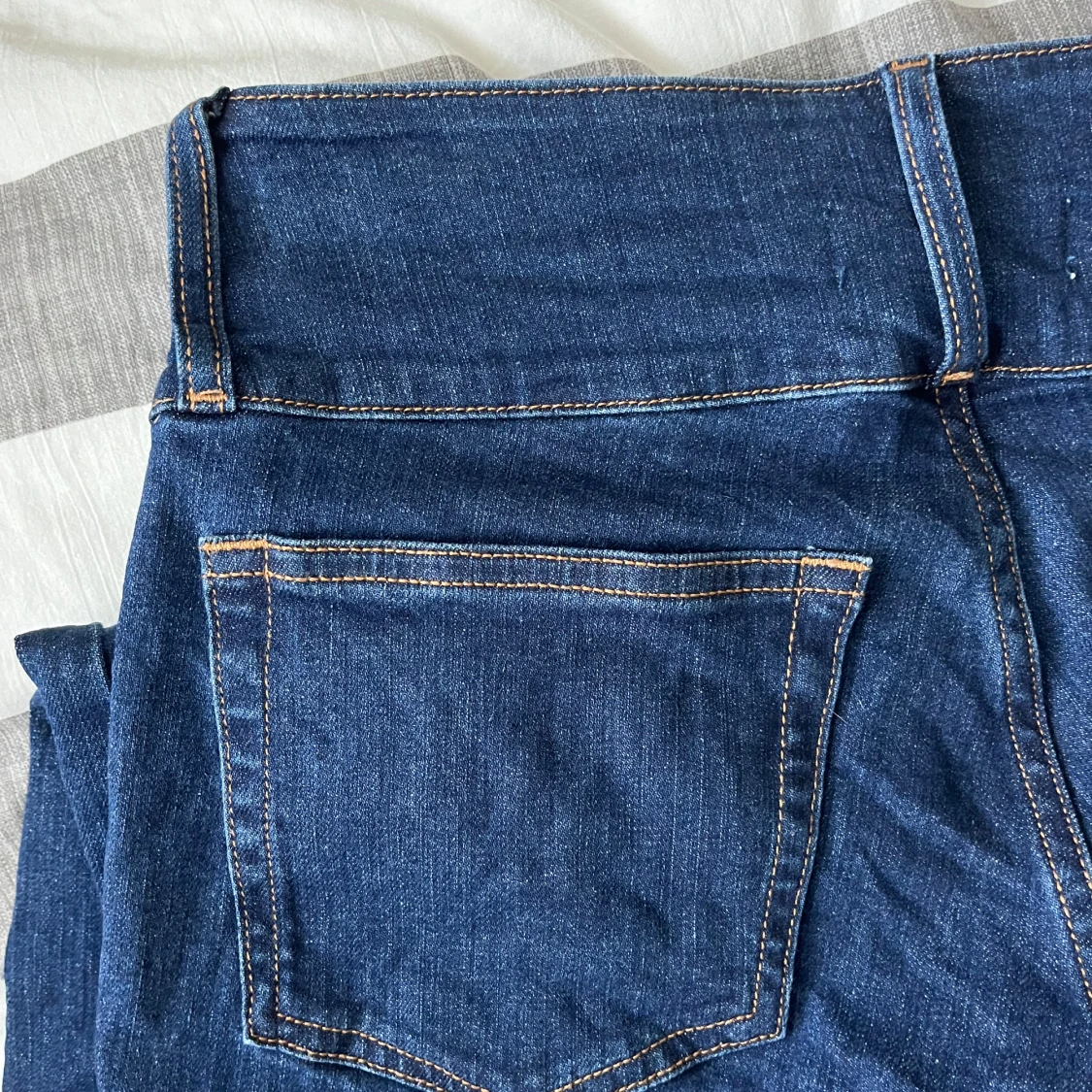 Mörkblå bootcut jeans med låg midja - 1