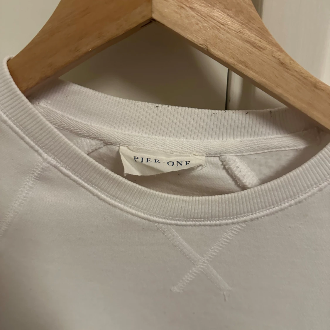 Vit sweatshirt från Pier One - 1