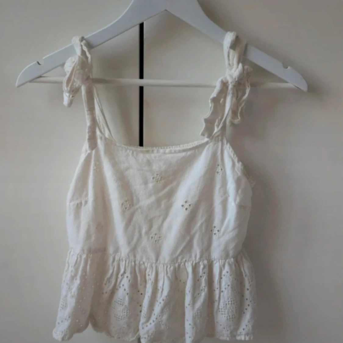 Vit broderad linnetopp från Madewell - 1