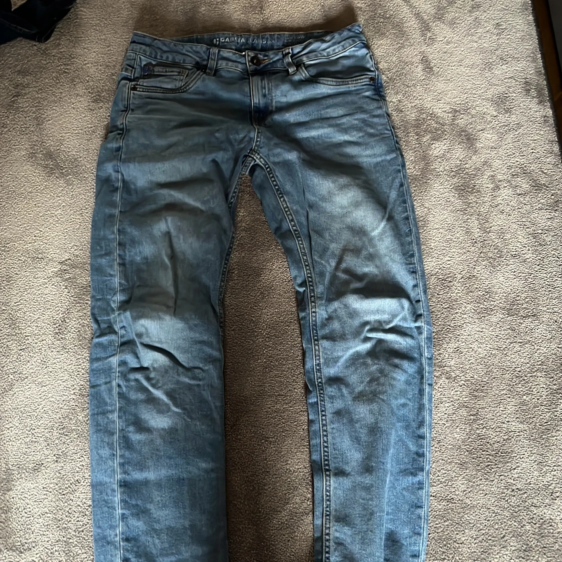 Blå slim fit jeans från Garcia - 1