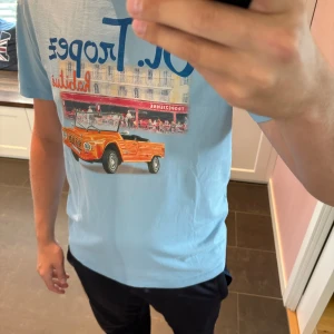 Ljusblå St. Tropez t-shirt Saint Barth - Nyskick, strl Medium