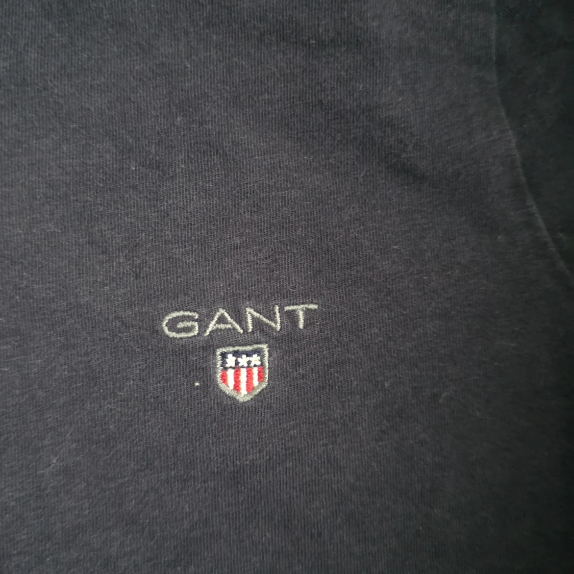 Mörkblå t-shirt från GANT - 1