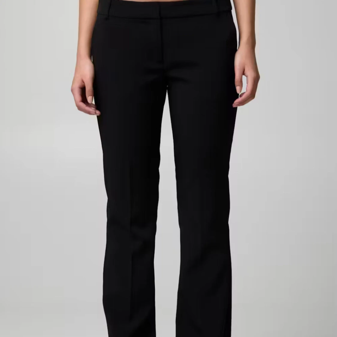 Svarta kostymbyxor