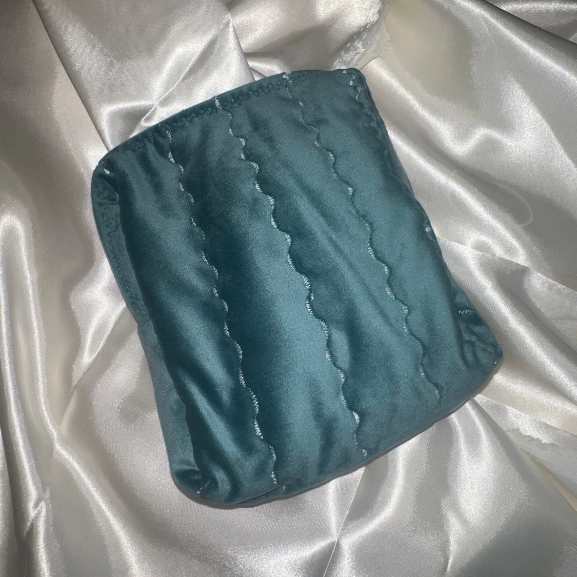 Handgjord turkos sammetsnecessär 