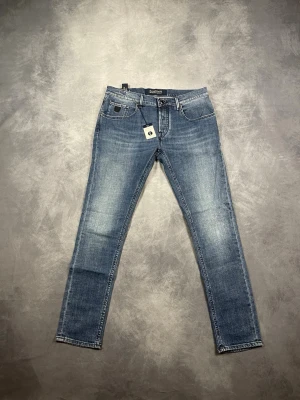 Handpicked ”MILANO” Jeans - Skick: 10/10, aldrig använda. | Ingår: Allt OG. | Nypris: +- 4000 SEK.