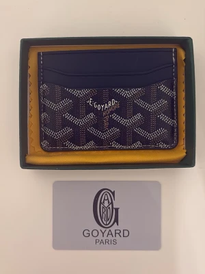 Plånbok marinblå korthållare  - Tjena, säljer nu denna extremt feta plånbok i marinblå färg och riktigt fräst läder!🙌🙌