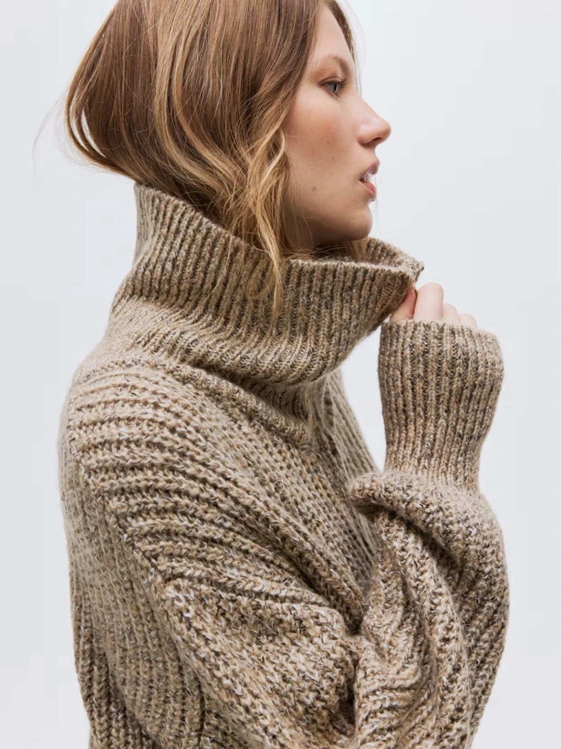 Beige stickad ziptröja med polokrage - 2