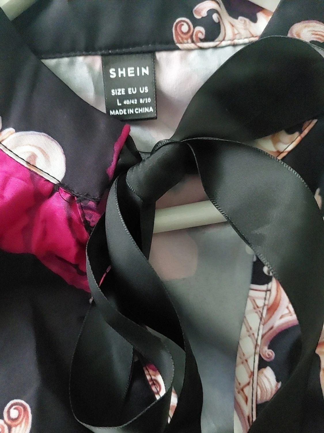 Blommig blus med rosett från SHEIN - 1