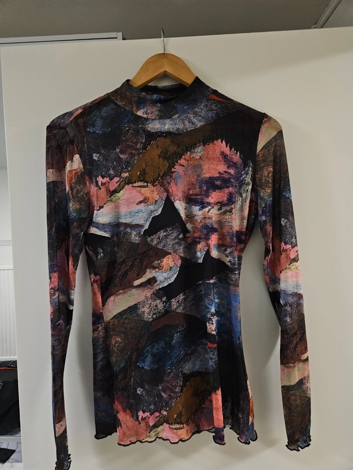 Mönstrad mesh polotopp