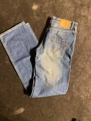 Dondup jeans  - Säljer dessa feta dondup jeans 👏👏👏👏 w33 l34 