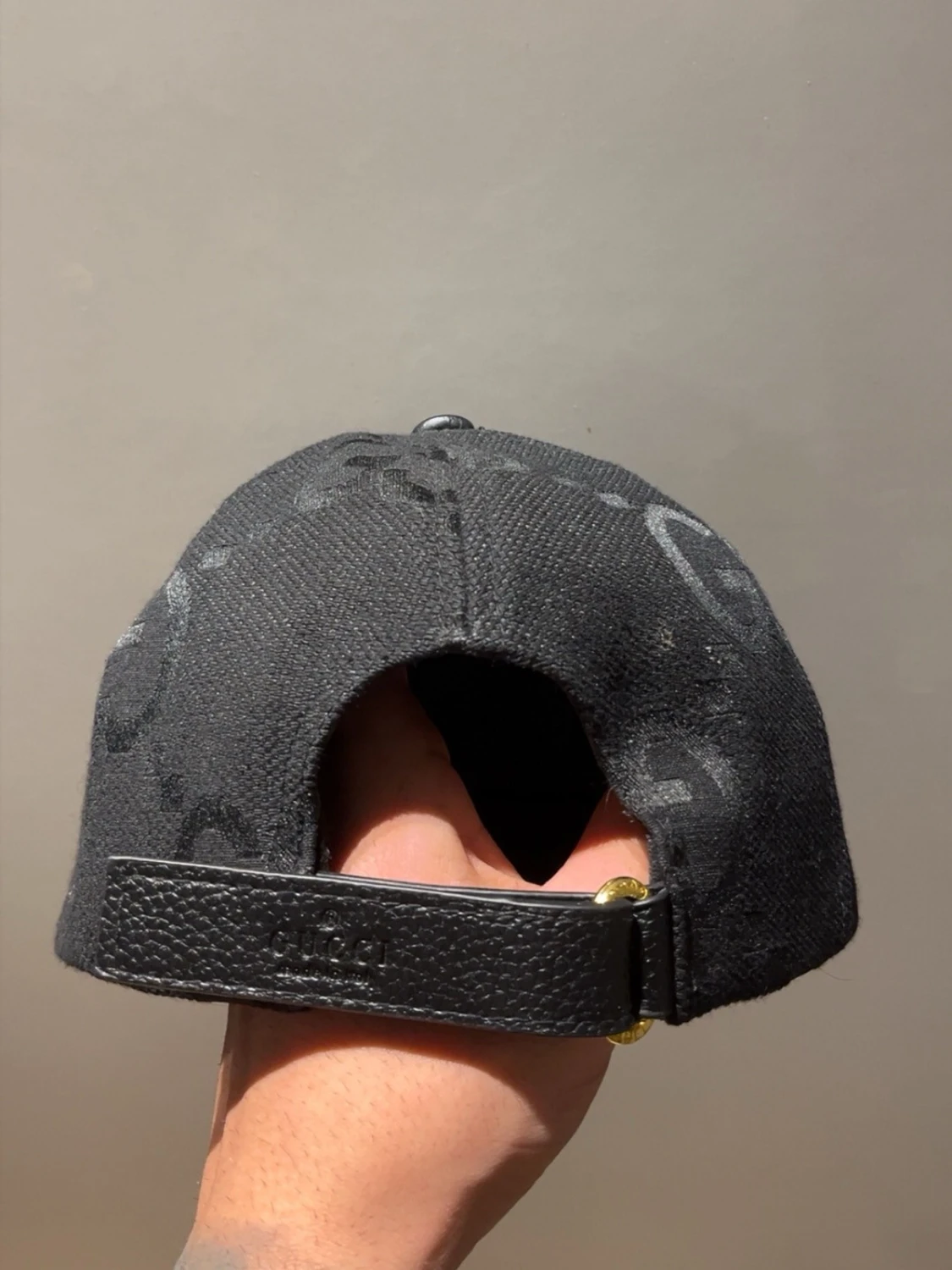 Svart keps från Gucci med GG-mönster - 1