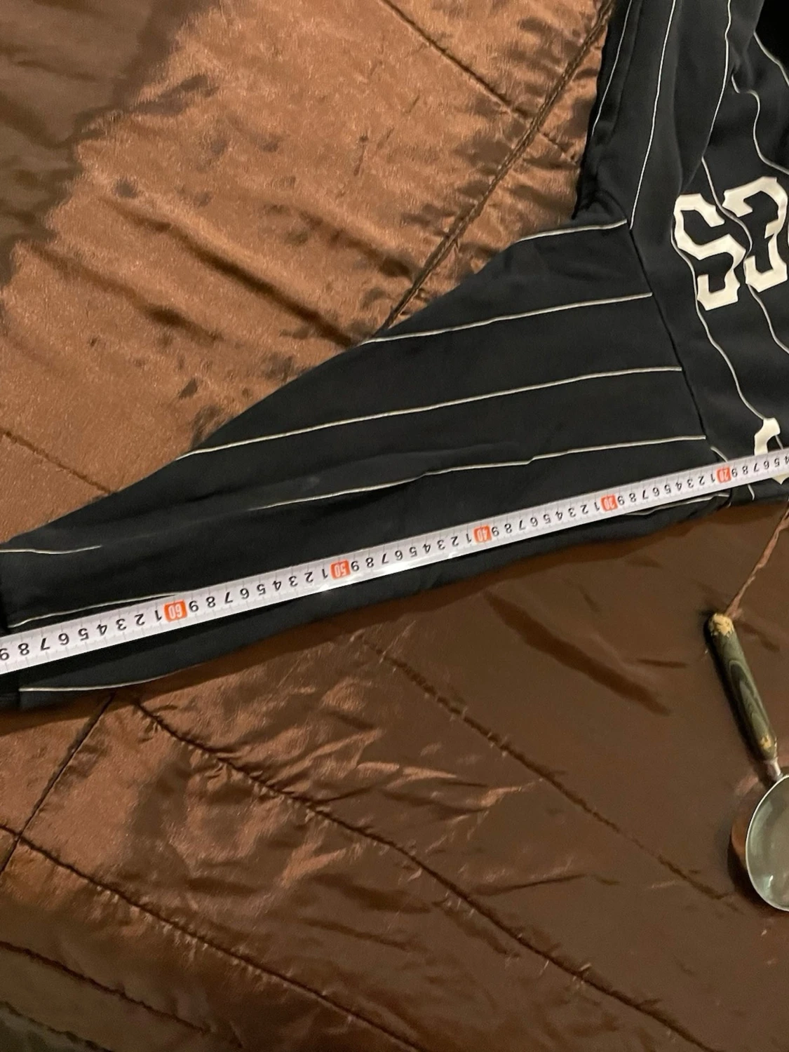 Svart sweatshirt med B.WOLVES-tryck - 5