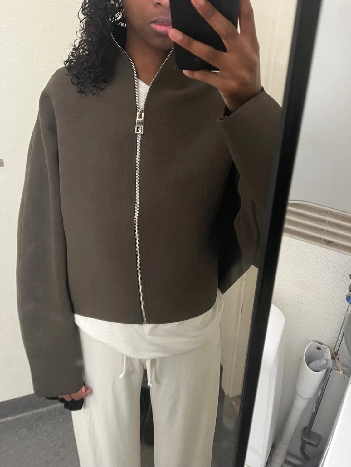 olivgrön stickad jacka med dragkedja - 1