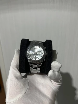 Klocka  - Helt ny klocka