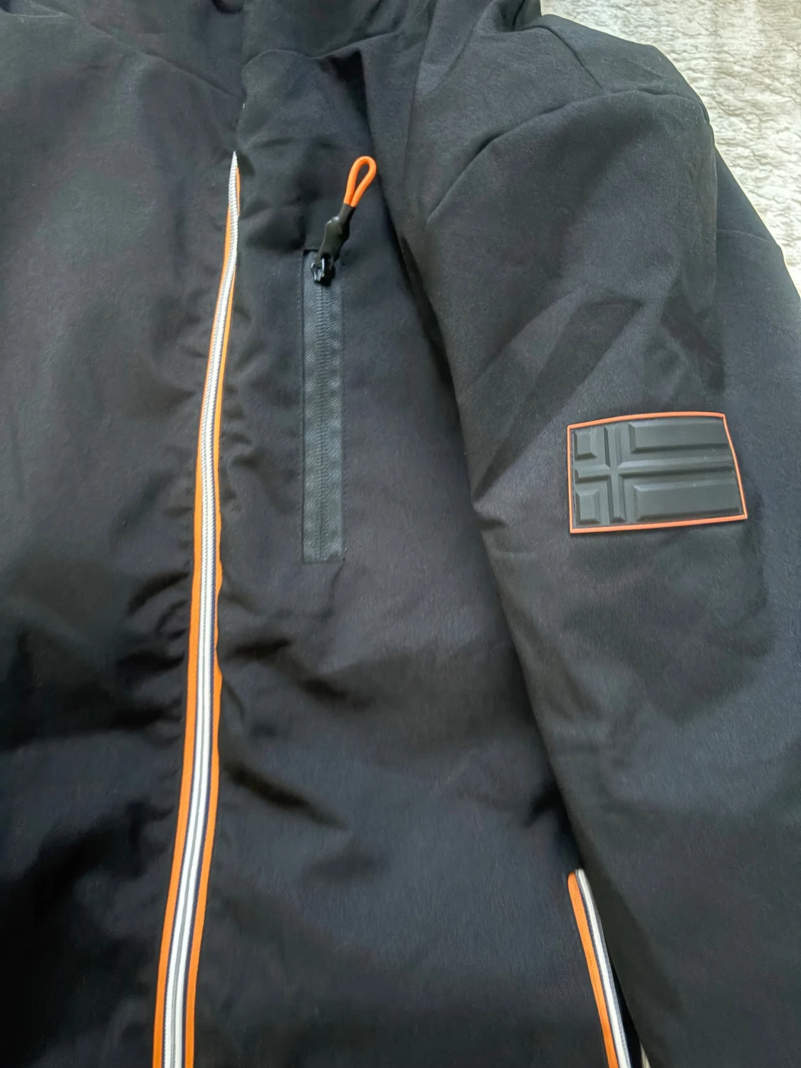 Svart dunjacka från GeoNorway med huva - 2