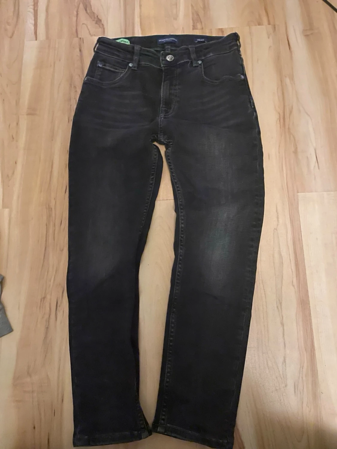 Svarta straight jeansbyxor