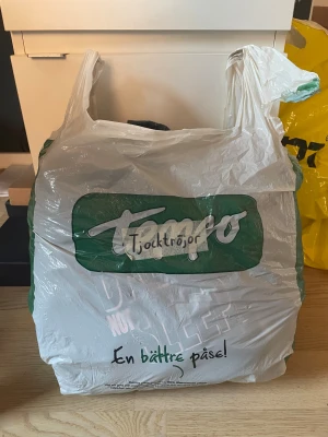Klädpaket tjocktröjor - Blandade storlekar mellan xs-m. (Tror jag)