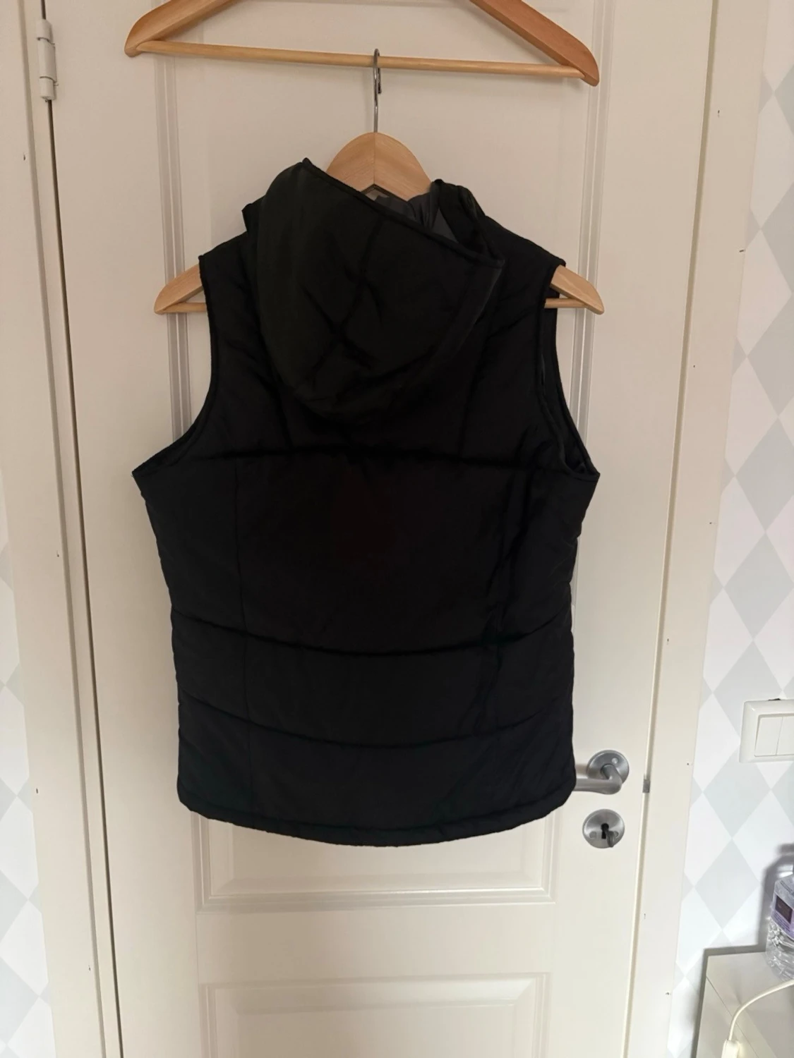 Svart Väst med Luva - 3
