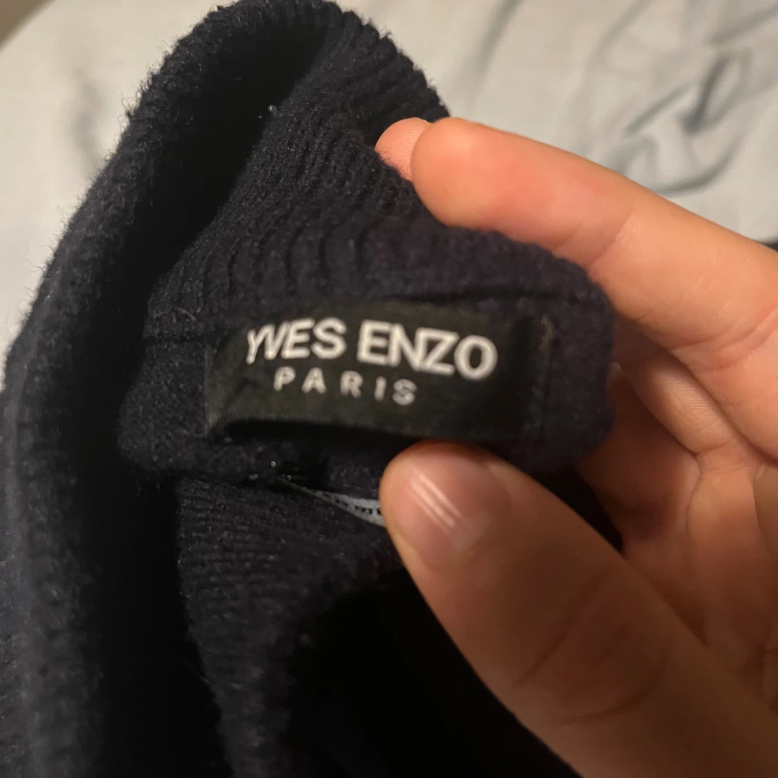 Svart stickad tröja Yves Enzo Paris - 1