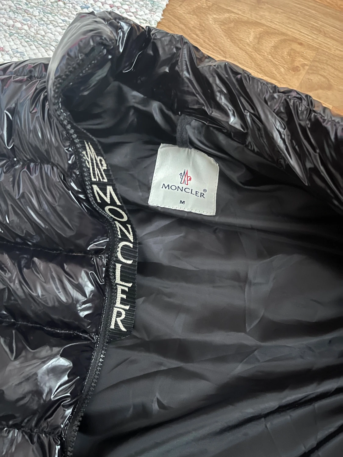 Svart dunväst från Moncler - 4