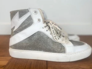 Zadig & Voltaire sneakers stl 39 - Fint använt skick. Skickar gärn fler bilder vid intresse. 