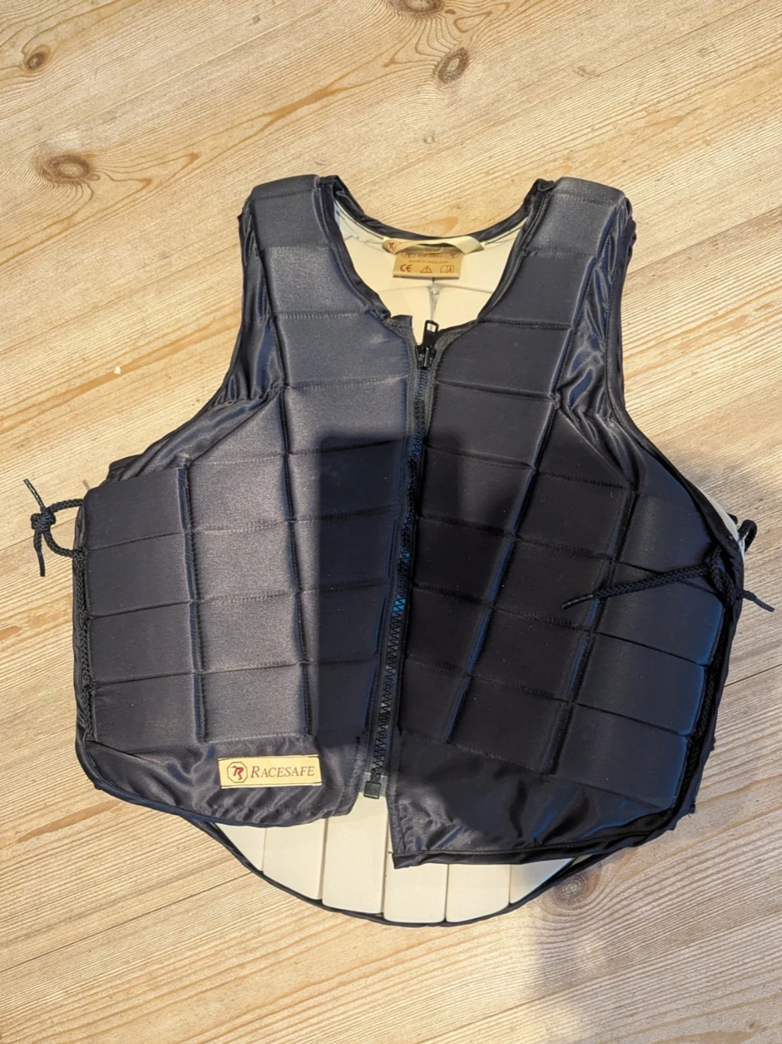 Racesafe ridväst i bra skick - 1
