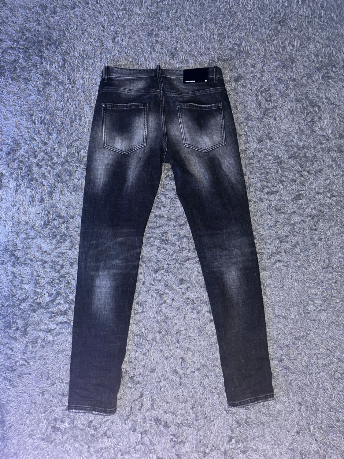 Grå/svarta Dsquared2 jeans - 1