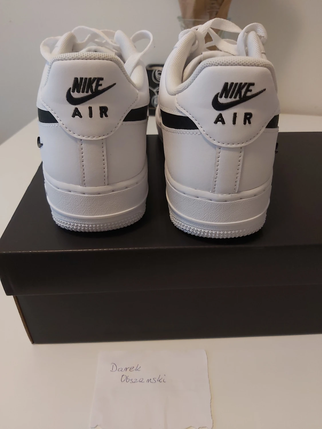 Nike Air Force 1 '07 LV8 vit/svart 42.5 - 1