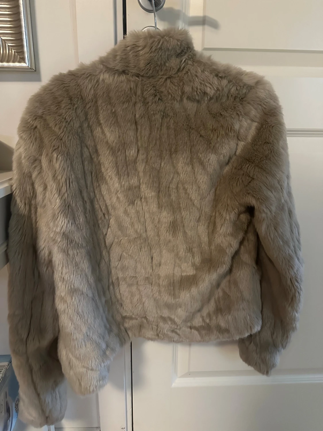 Beige pälsjacka från ONLY - 1