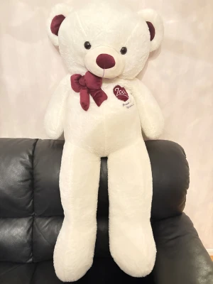 Stor nalle - Mjuk, fluffig och perfekt nalle som present eller dekoration. Inga skador eller fläckar.  