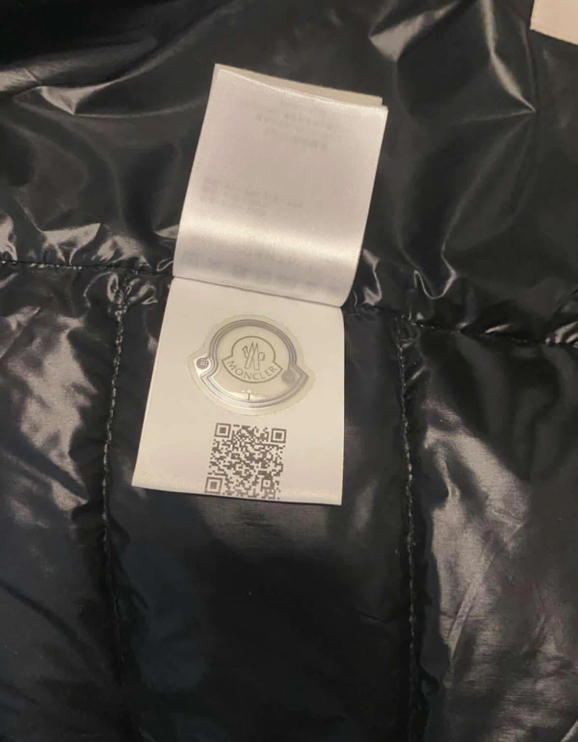 Svart dunväst från Moncler - 3