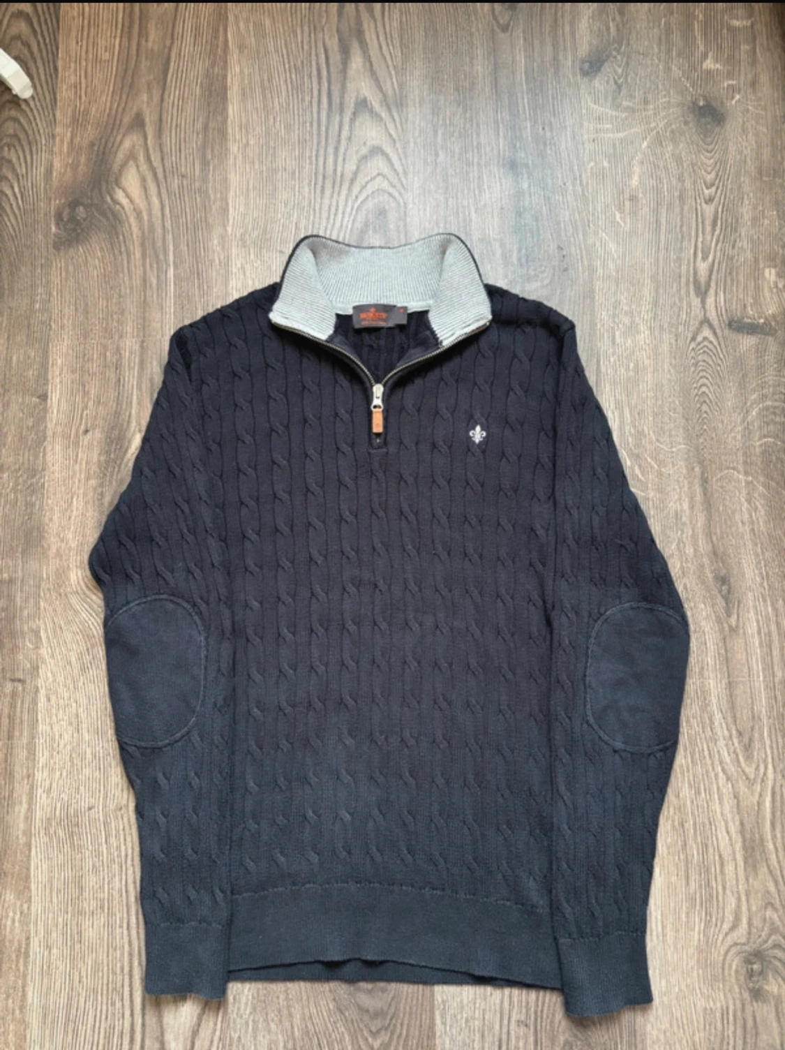 Blå kabelstickad tröja från Morris - 1