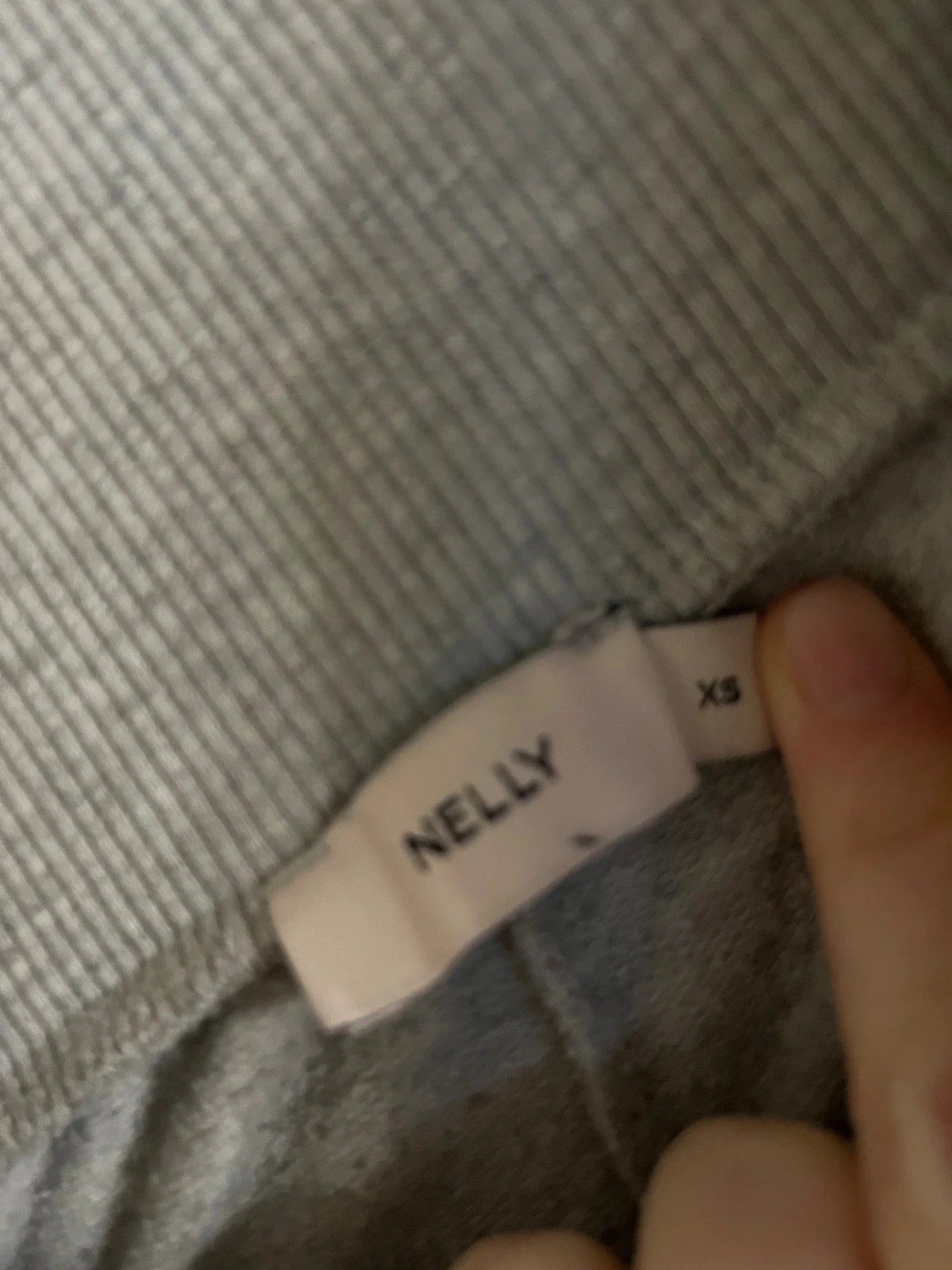 Grå bootcut mjukisbyxor från Nelly XS - 1