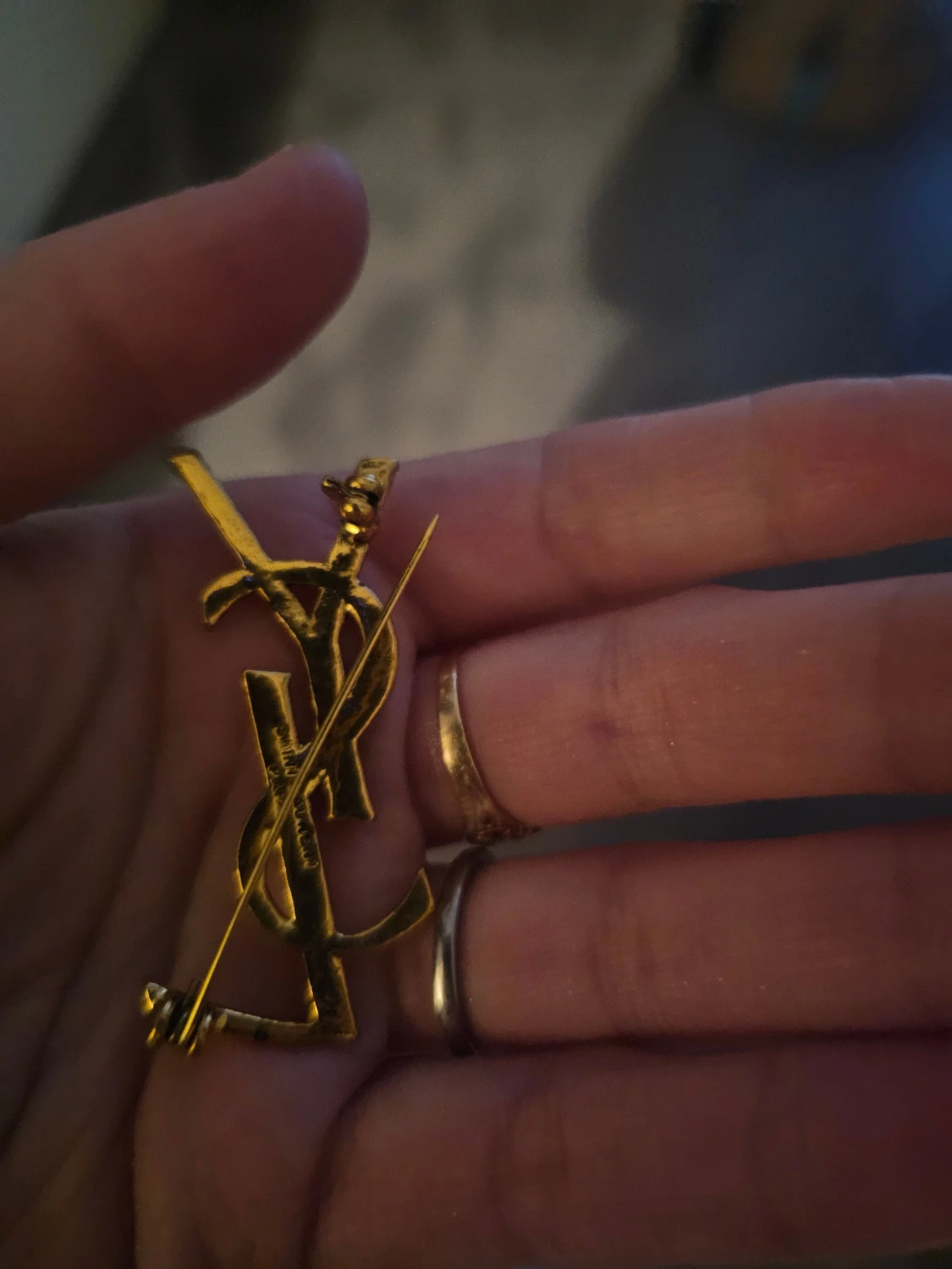 YSL guld brosch logga - 2